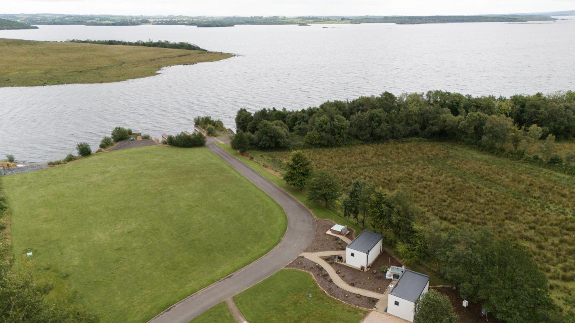 Lakescape - Waterfront Self- Catering Cabins Enniskillen Exterior photo