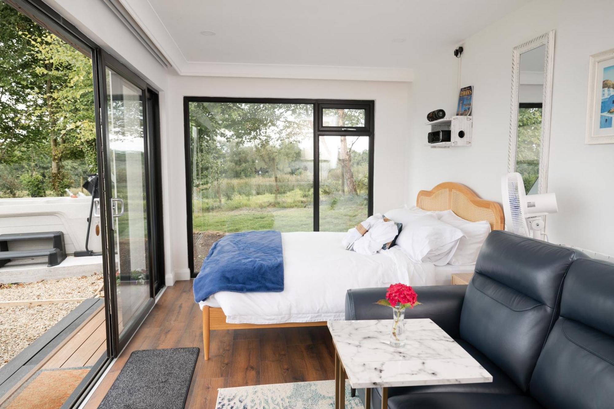 Lakescape - Waterfront Self- Catering Cabins Enniskillen Exterior photo