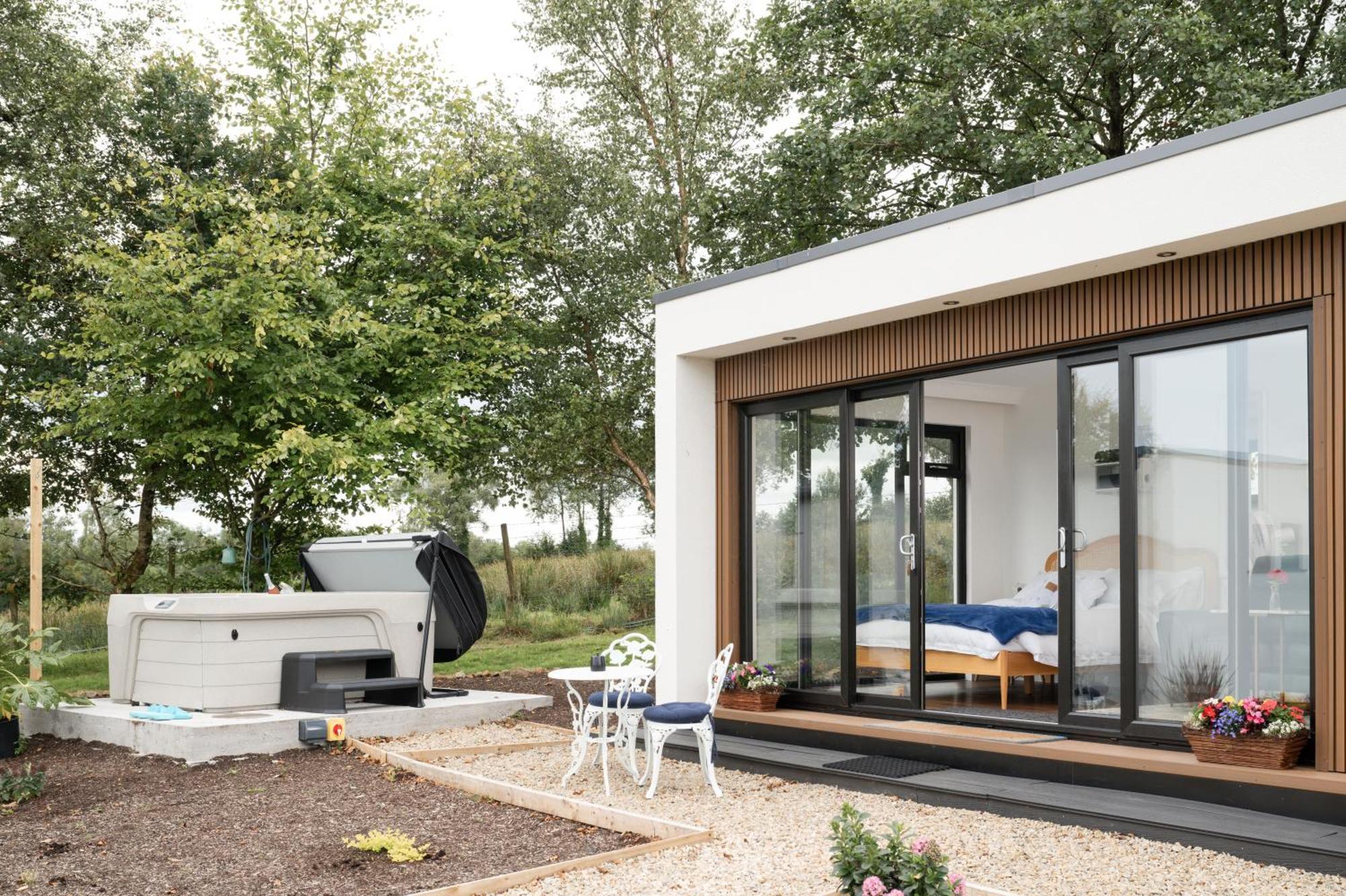 Lakescape - Waterfront Self- Catering Cabins Enniskillen Exterior photo