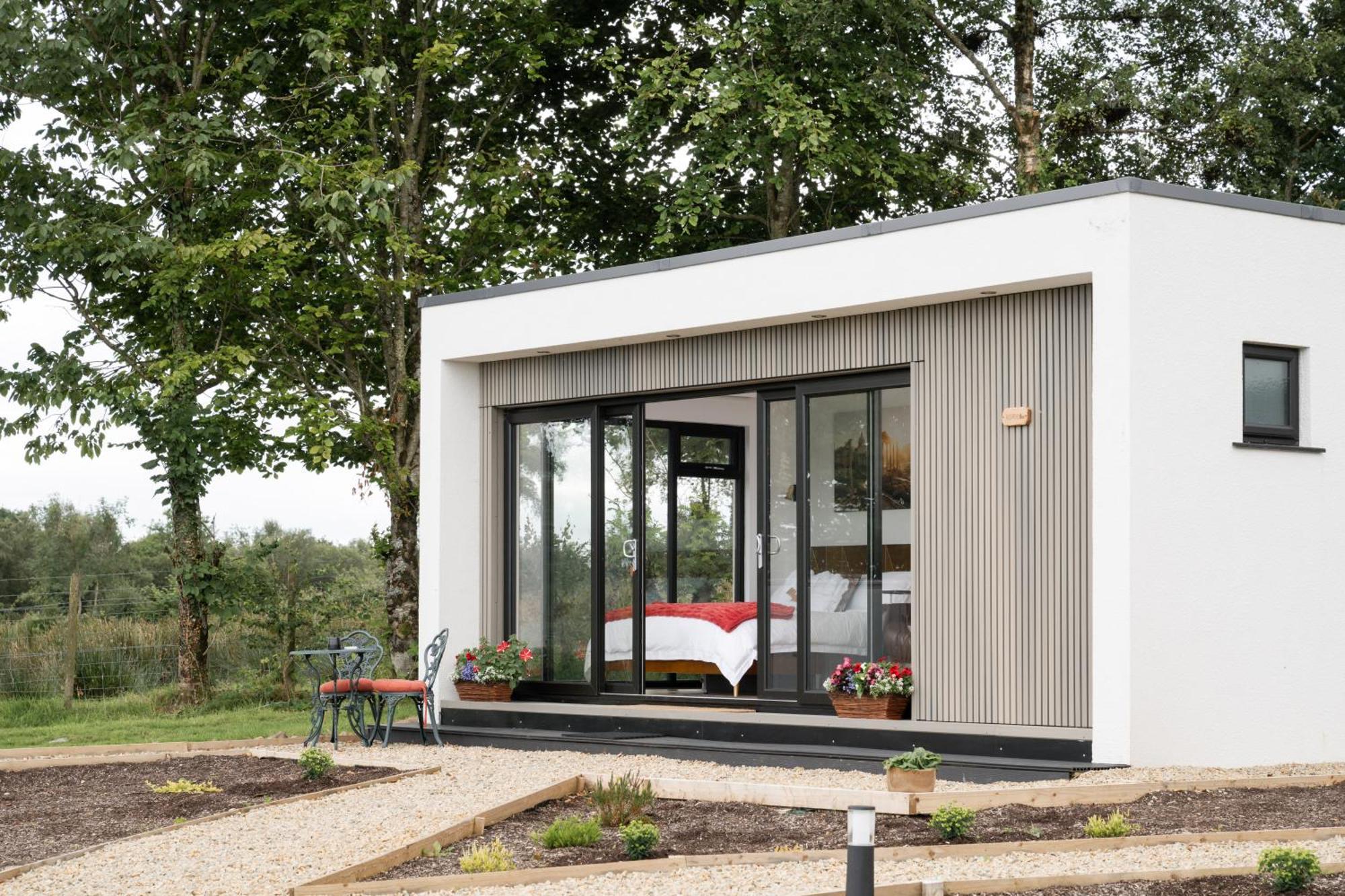 Lakescape - Waterfront Self- Catering Cabins Enniskillen Exterior photo