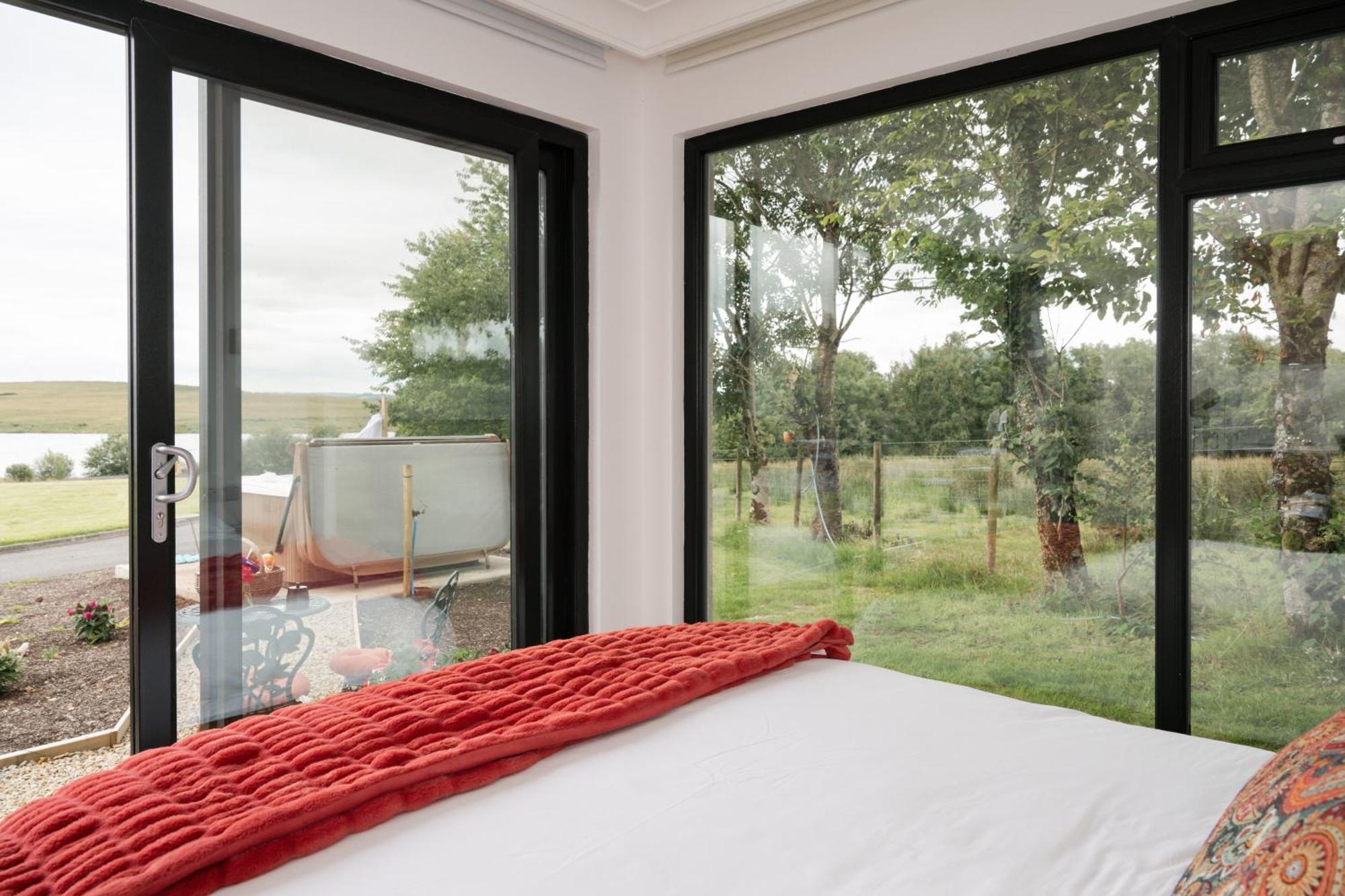 Lakescape - Waterfront Self- Catering Cabins Enniskillen Exterior photo
