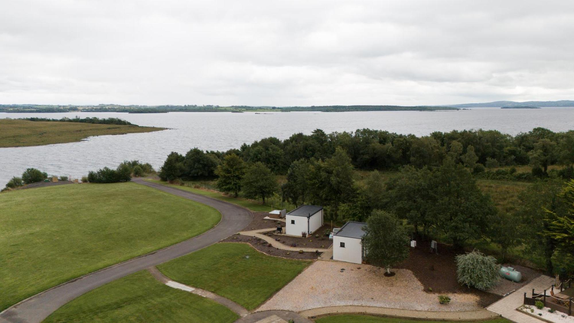 Lakescape - Waterfront Self- Catering Cabins Enniskillen Exterior photo