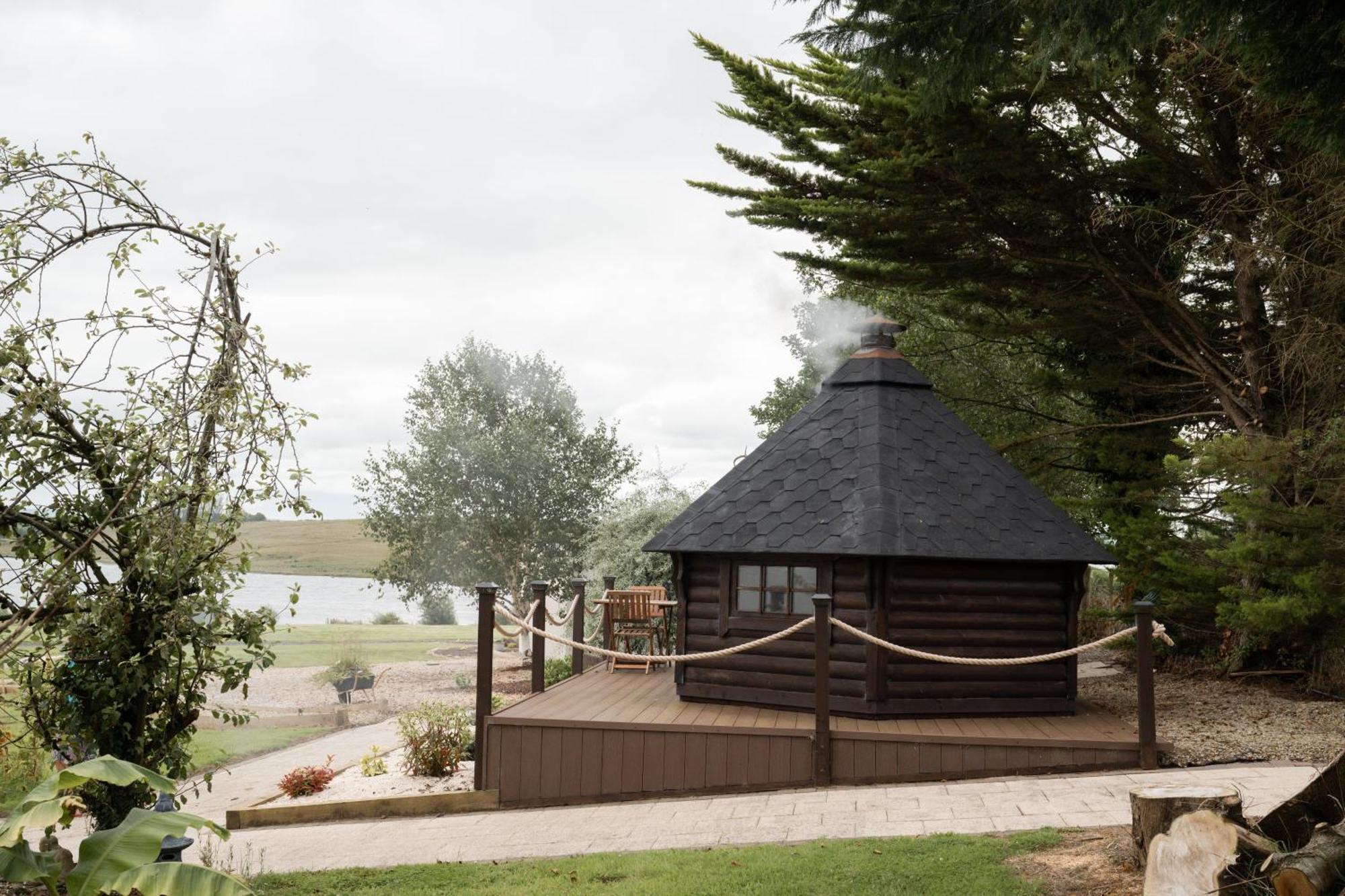 Lakescape - Waterfront Self- Catering Cabins Enniskillen Exterior photo