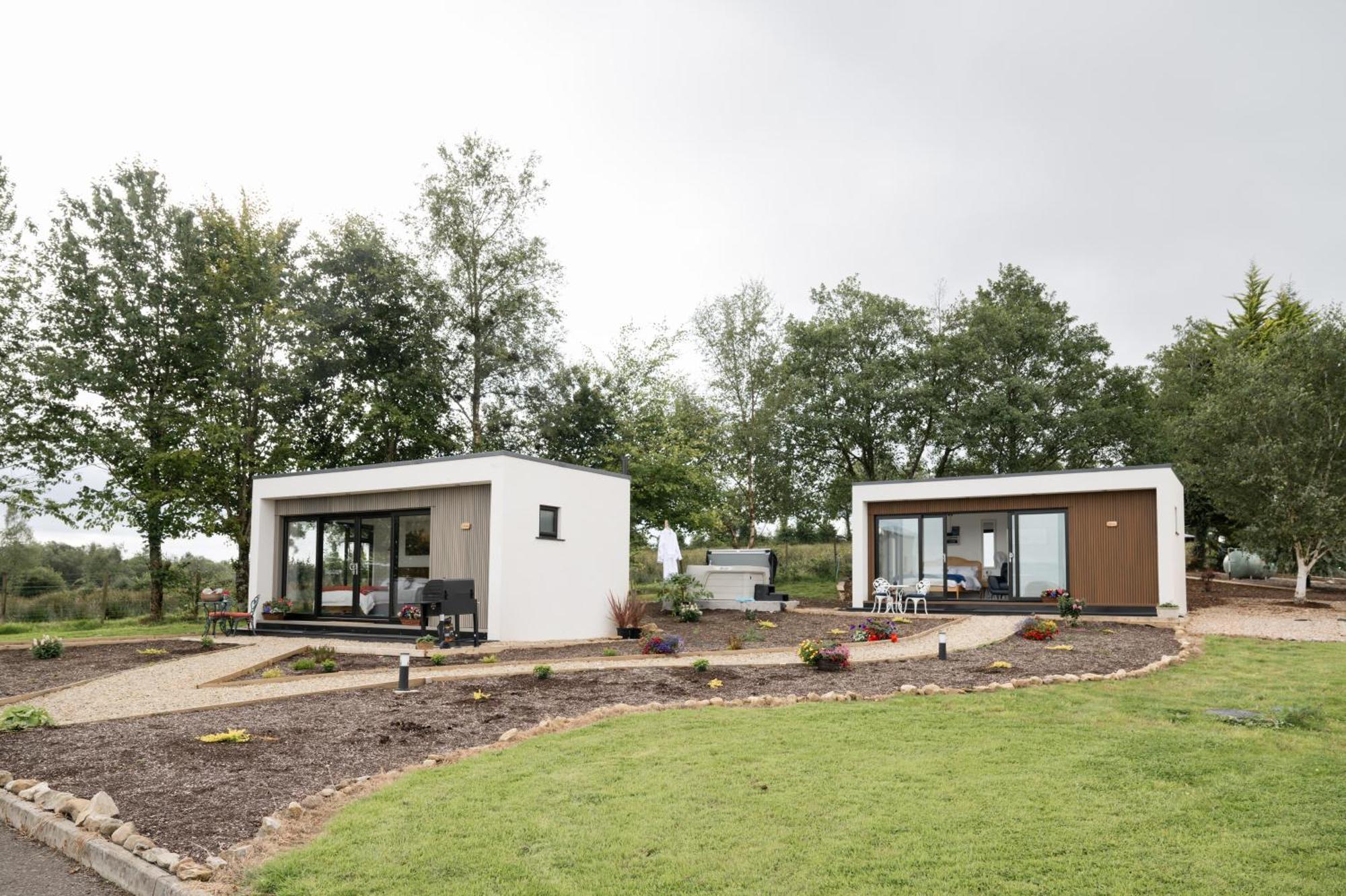 Lakescape - Waterfront Self- Catering Cabins Enniskillen Exterior photo