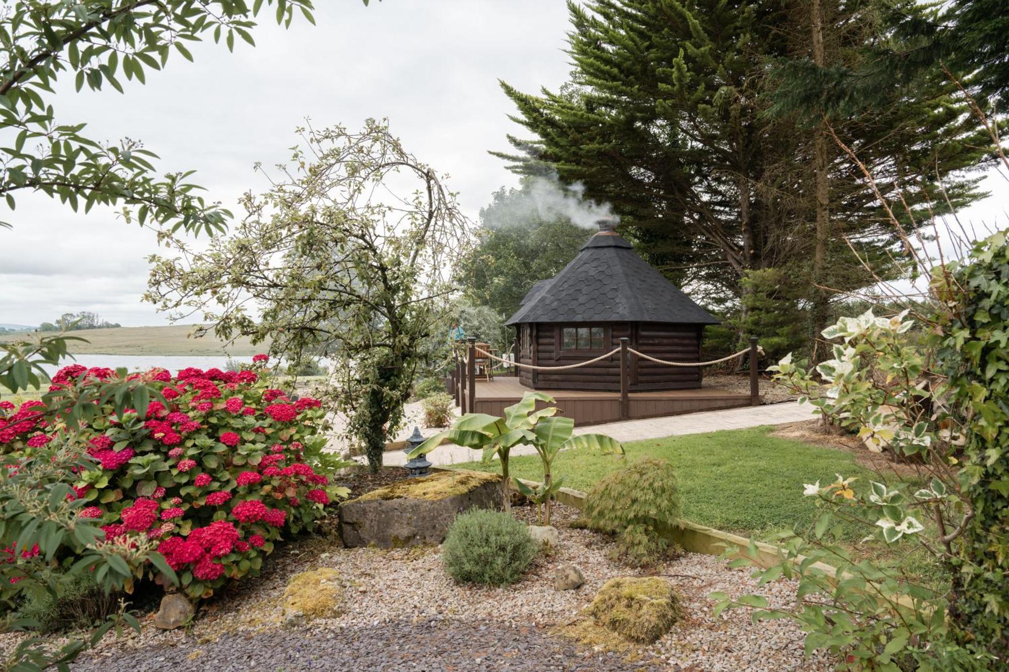Lakescape - Waterfront Self- Catering Cabins Enniskillen Exterior photo
